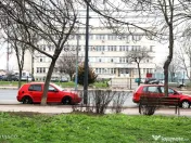 Gara - Spitalul CFR - Str. Scolii, casa din caramida, ter... 