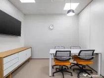 Spațiu de birou tip open-plan pentru 10 persoane în Regus Central
