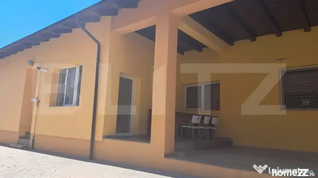 Casa 500 mp, spatiu comercial 122 mp, teren 7900mp - Botiz - Botiz (Satu-Mare)