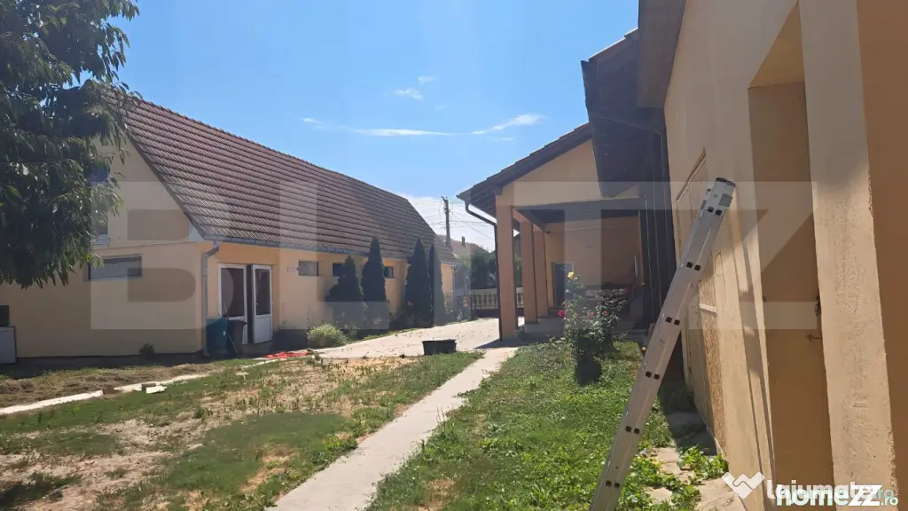 Casa 500 mp, spatiu comercial 122 mp, teren 7900mp - Botiz - Botiz (Satu-Mare)