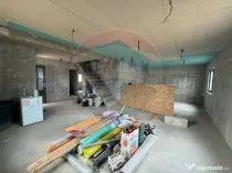 Casă / Vilă cu 3 camere în Câmpineanca