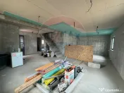 Casă / Vilă cu 3 camere în Câmpineanca 