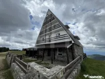 Proprietate turistică în Vârful Roman – Horezu, vedere