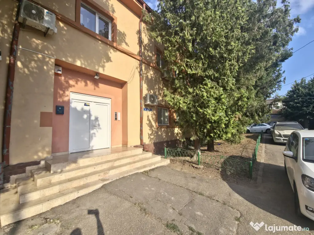 Faleză Nord Clădire birouri cu 25+ încăperi Afacere la c