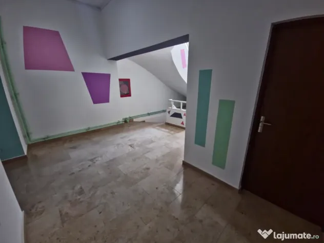 Faleză Nord Clădire birouri cu 25+ încăperi Afacere la c