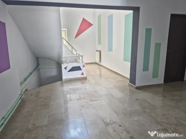 Faleză Nord Clădire birouri cu 25+ încăperi Afacere la c
