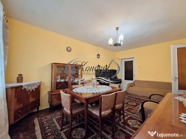 Apartament spatios, etaj intermediar, zona Academiei de muzi