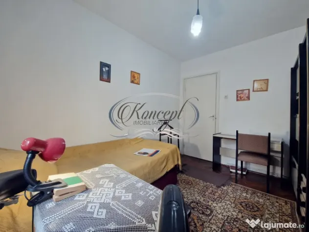 Apartament spatios, etaj intermediar, zona Academiei de muzi
