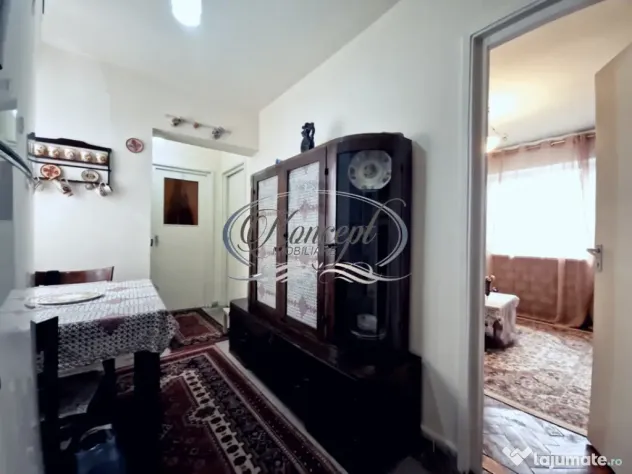 Apartament spatios, etaj intermediar, zona Academiei de muzi