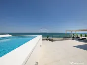PENTHOUSE CU PISCINA, VEDERE PANORAMICA LA MARE/FALEZA OLIMP 