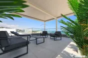 PENTHOUSE CU PISCINA, VEDERE PANORAMICA LA MARE/FALEZA OLIMP 
