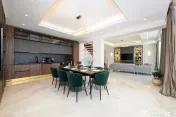 PENTHOUSE CU PISCINA, VEDERE PANORAMICA LA MARE/FALEZA OLIMP 