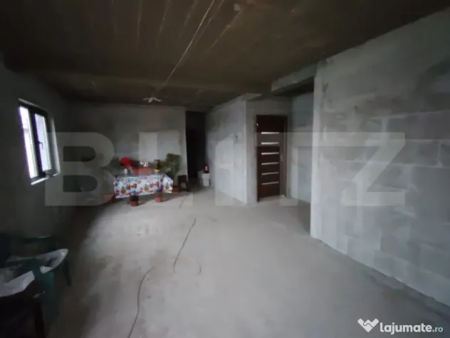 Casa P în Șimnicu de Sus, 3 camere, 71 mp utili, teren 324