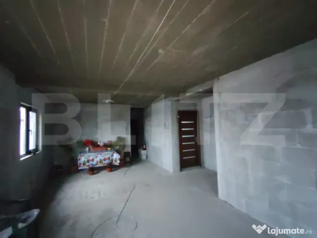 Casa P în Șimnicu de Sus, 3 camere, 71 mp utili, teren 324