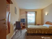 Comision 0 %! Pensiune cu 12 camere de vânzare, str. De ... 