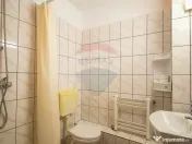 Comision 0 %! Pensiune cu 12 camere de vânzare, str. De ... 