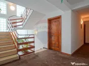 Comision 0 %! Pensiune cu 12 camere de vânzare, str. De ... 