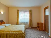 Comision 0 %! Pensiune cu 12 camere de vânzare, str. De ... 