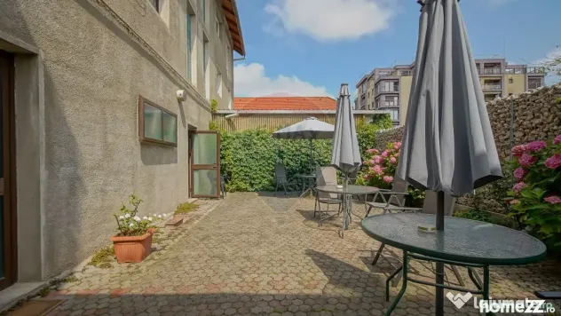 Comision 0 %! Pensiune cu 12 camere de vânzare, str. De ...
