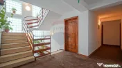 Comision 0 %! Pensiune cu 12 camere de vânzare, str. De ...