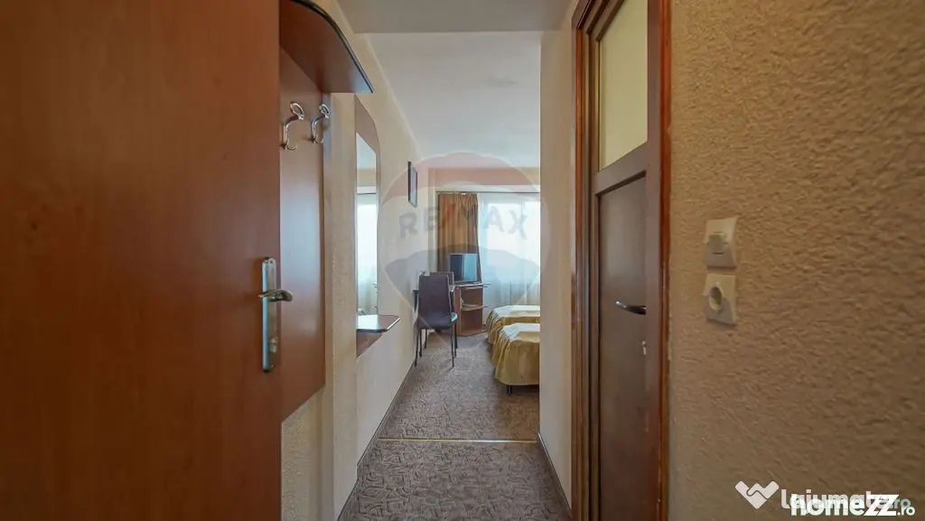 Comision 0 %! Pensiune cu 12 camere de vânzare, str. De ...