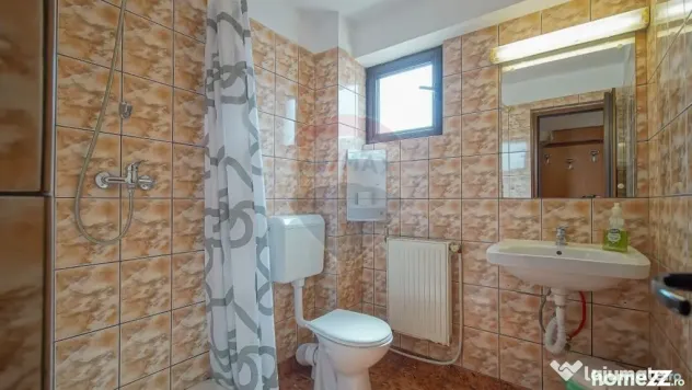 Comision 0 %! Pensiune cu 12 camere de vânzare, str. De ...