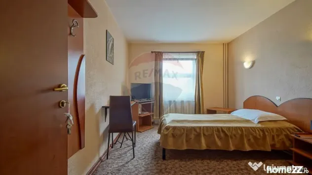 Comision 0 %! Pensiune cu 12 camere de vânzare, str. De ...