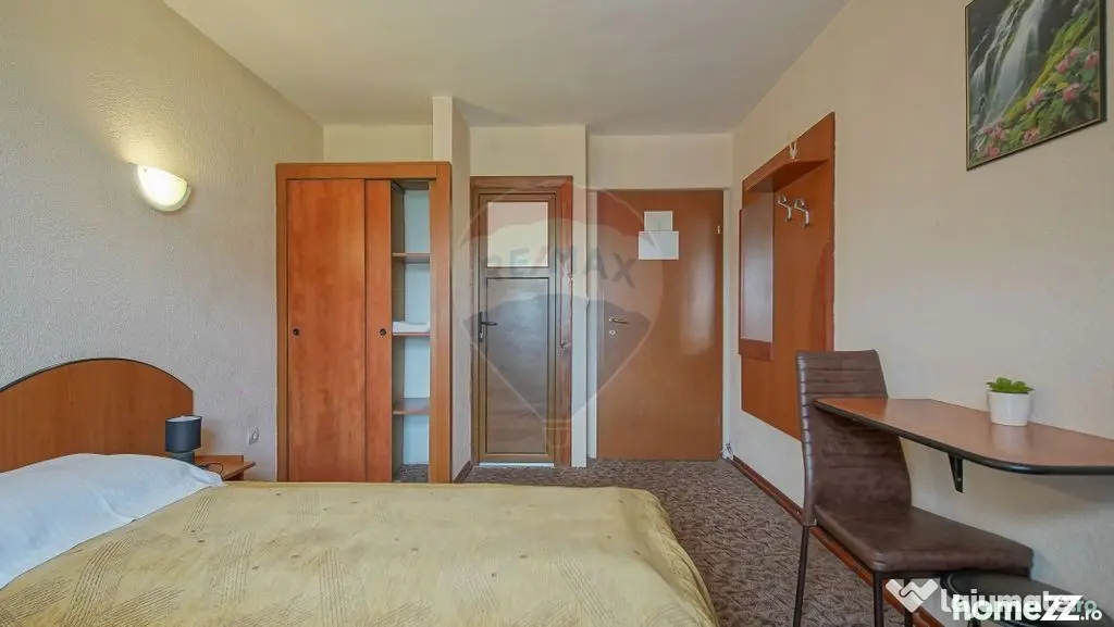 Comision 0 %! Pensiune cu 12 camere de vânzare, str. De ...