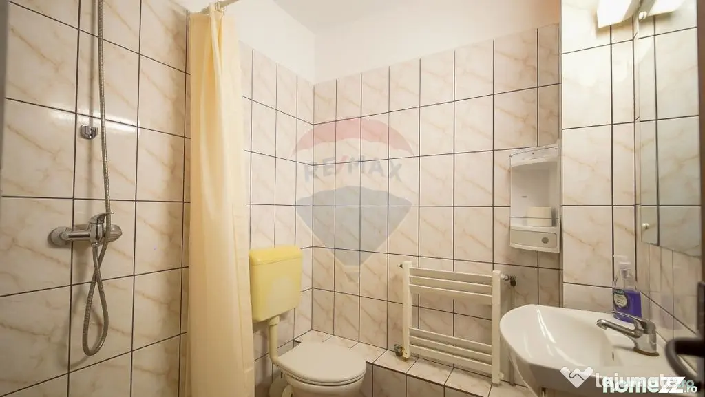 Comision 0 %! Pensiune cu 12 camere de vânzare, str. De ...