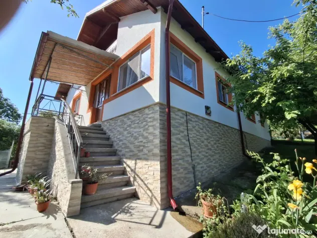 Casa 5 camere,baie,bucatarie,beci,garaj,util 112mp,1.200mp intravilan livada,Slanic
