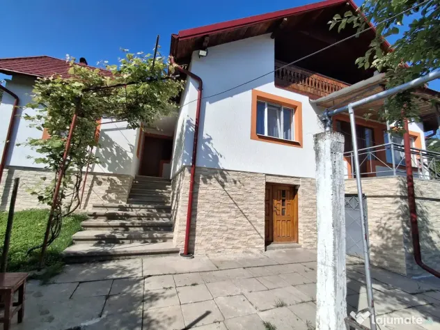 Casa 5 camere,baie,bucatarie,beci,garaj,util 112mp,1.200mp intravilan livada,Slanic