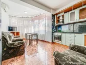 Apartament cu 3 camere de închiriat în zona Boul Rosu 