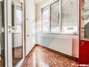 Apartament cu 3 camere de închiriat în zona Boul Rosu 