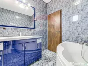 Apartament cu 3 camere de închiriat în zona Boul Rosu 