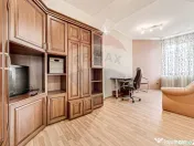 Apartament cu 3 camere de închiriat în zona Boul Rosu 