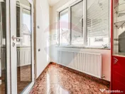 Apartament cu 3 camere de închiriat în zona Boul Rosu 