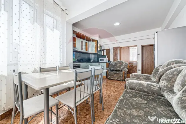 Apartament cu 3 camere de închiriat în zona Boul Rosu