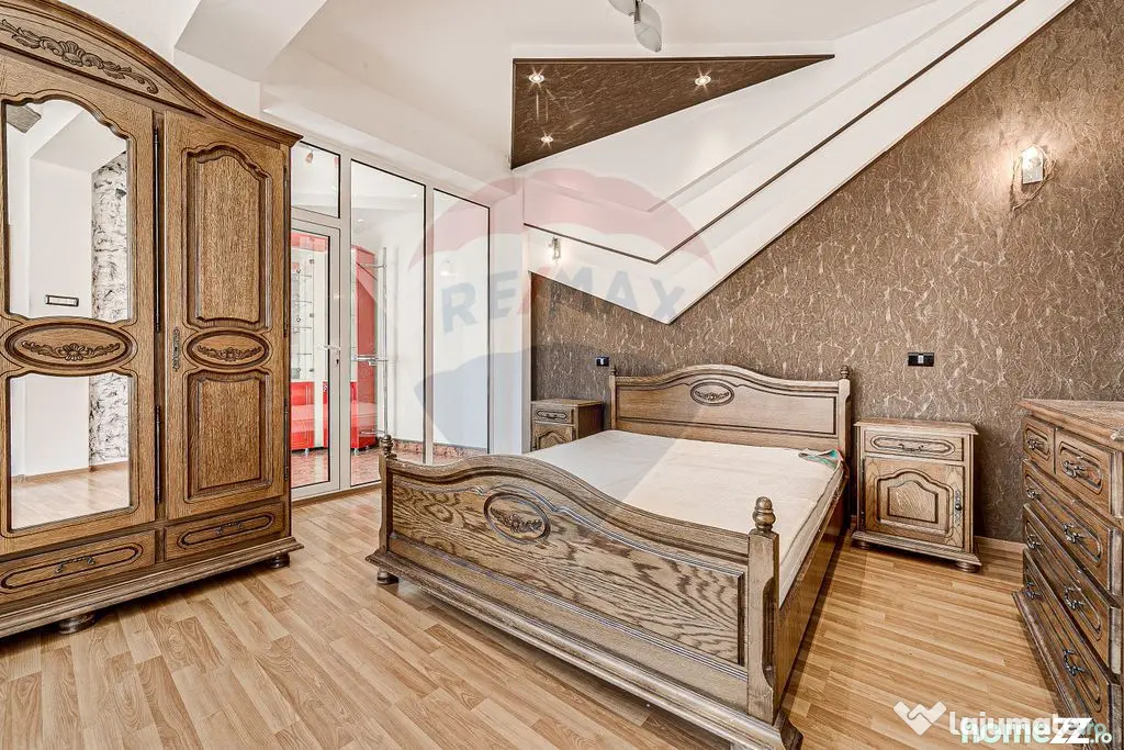 Apartament cu 3 camere de închiriat în zona Boul Rosu