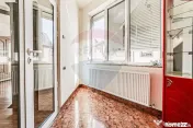 Apartament cu 3 camere de închiriat în zona Boul Rosu 
