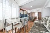 Apartament cu 3 camere de închiriat în zona Boul Rosu 