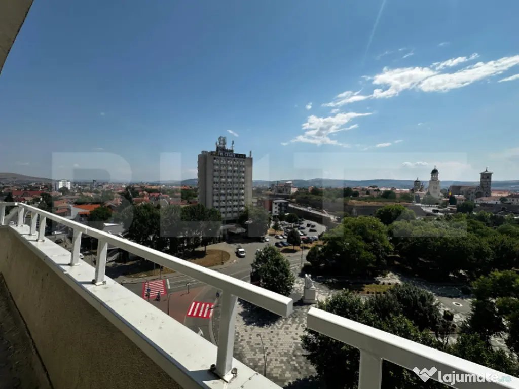 Apartament 3 camere, 82 mp, zona Cetate