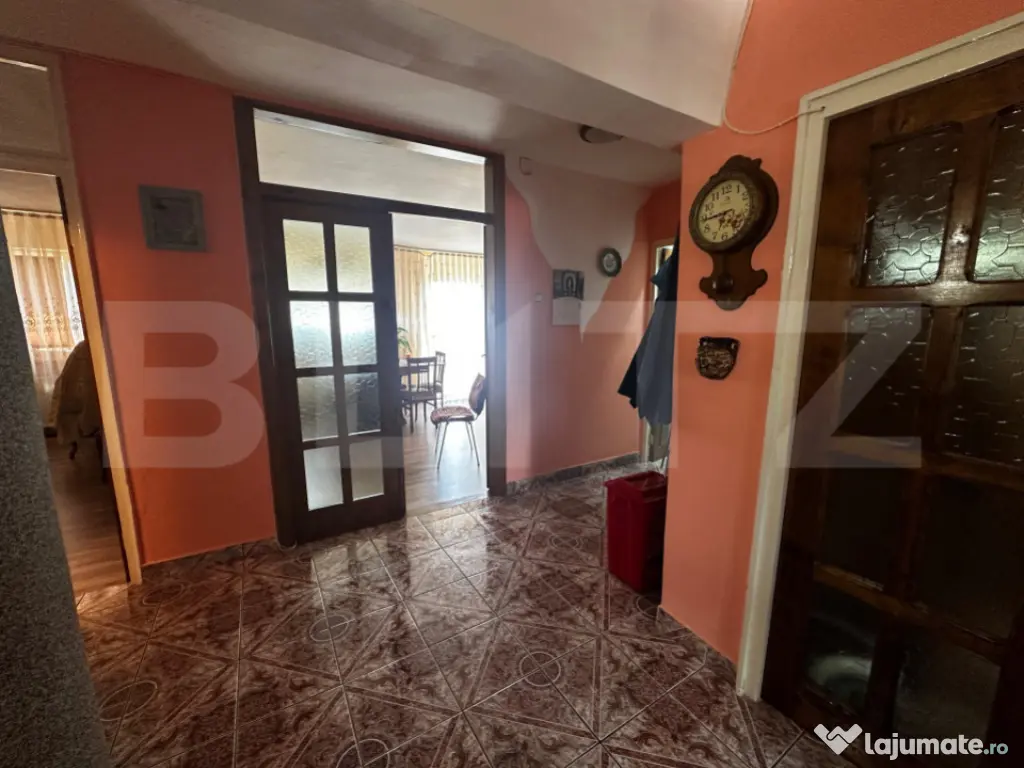 Apartament 3 camere, 82 mp, zona Cetate