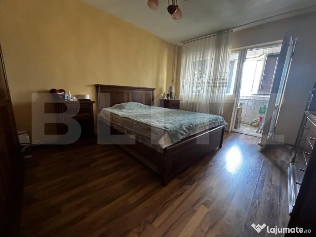Apartament 3 camere, 82 mp, zona Cetate