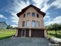 Casă de vânzare 140 mp, 5 ari teren, garaj interior – zo
