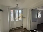 Casa de vanzare in Bacau Saucesti cu potential comercial 