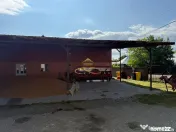 Casa de vanzare in Bacau Saucesti cu potential comercial 