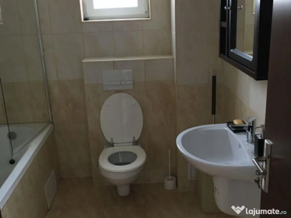 Penthouse de 3 camere in zona Sanpetru