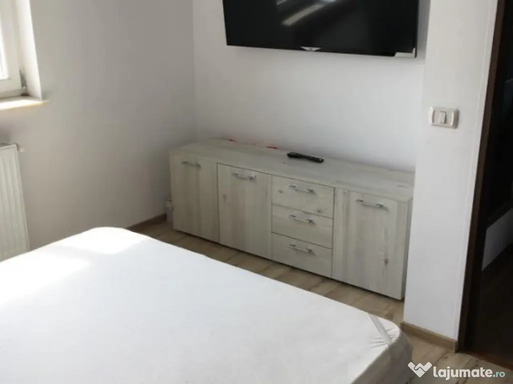 Penthouse de 3 camere in zona Sanpetru