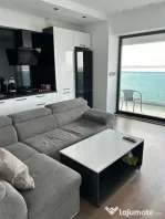 Apartament 3 camere de vanzare, vedere frontală către lac,