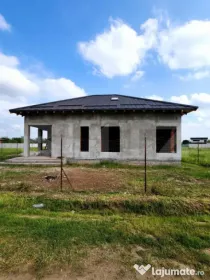 Casa P + M la rosu,Craiova, zona Tancodrom, cu posibilitate